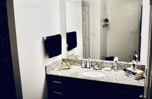 The Woodlands Apartment | ⭐️ THE RETREAT FLOWER TREE 2.0 (SELFIE-STATION)