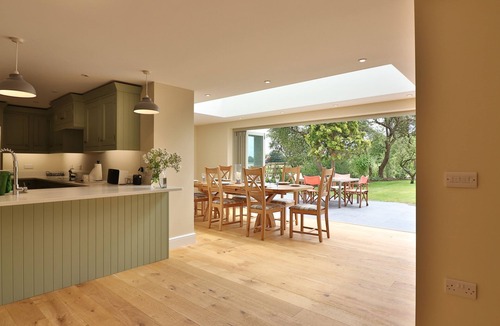 Weston-super-Mare Cottage | THE RETREAT, family friendly, luxury holiday cottage in Lympsham