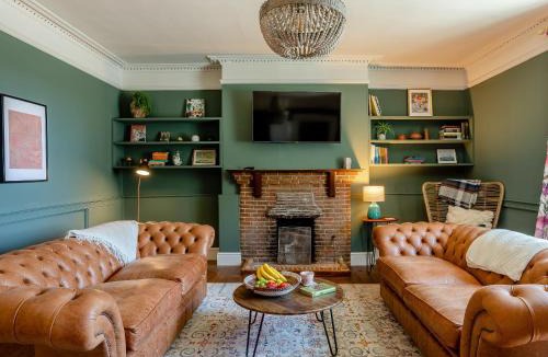 Burton Bradstock House | The Retreat - M