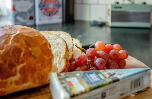 Burton Bradstock House | The Retreat - M