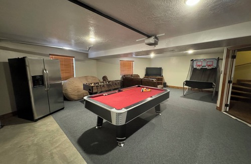 Sweetwater Cabin | The Retreat on Badger 5BR/3.5BA