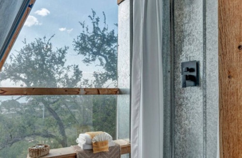 Cottonwood Shores Hotel | The Retreat on the Hill