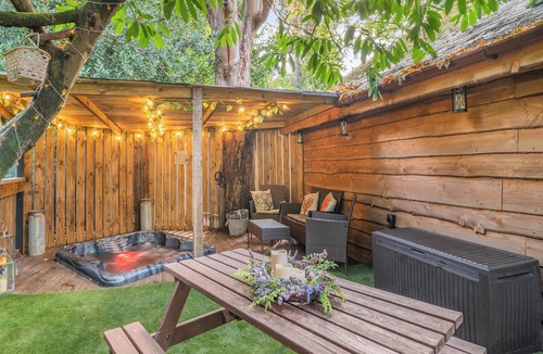 New Forest District Cottage | The Retreat - UK50421