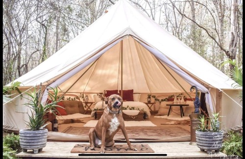 New Caney Cottage | The Retreat