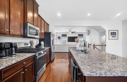 Glen Burnie House | The Retro Pad