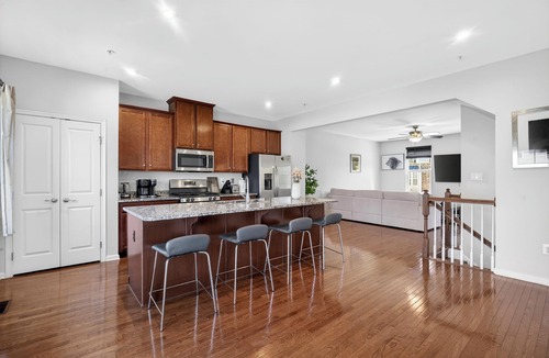 Glen Burnie House | The Retro Pad