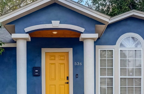 Eastside Promise Neighborhood House | The Retro Retreat - Close to Downtown Fort Sam