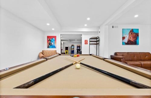 Blairsville House | The Retro