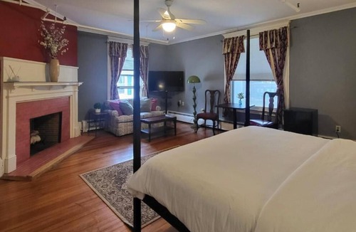 Adams House | The Revival House