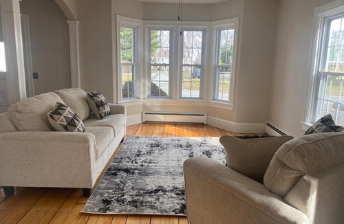 Lincoln Apartment | The Rhode Islander
