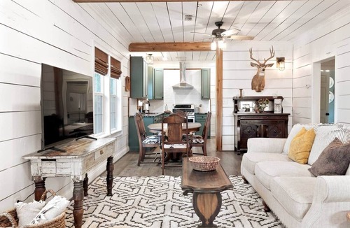 Canyon House | The Riata House
