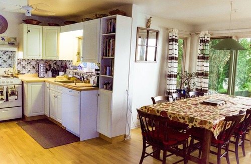 Colpoys Bay House | The Rich-Haven Waterfront Country House