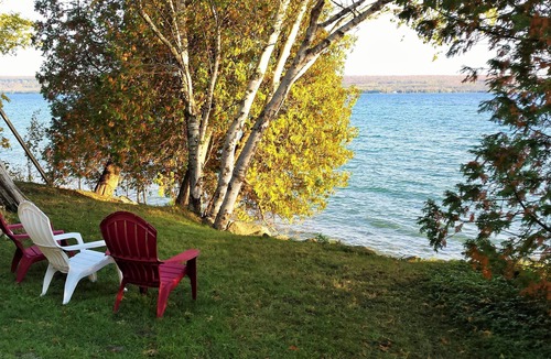 Colpoys Bay House | The Rich-Haven Waterfront Country House