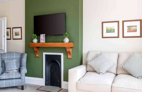 Cranleigh Hotel | The Richard Onslow