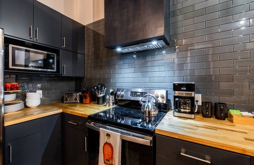 Phoenix Hill House | The Rickhouse in NuLu~2 King Bed/2 Full Bath