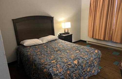 Portage Hotel | The Ridge Motor Inn