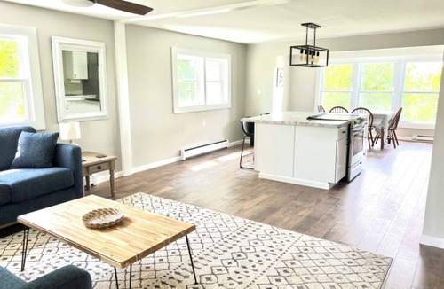 Valois House | The Riesling Ranch - Wine Trail, Vineyards, Breweries, Hiking