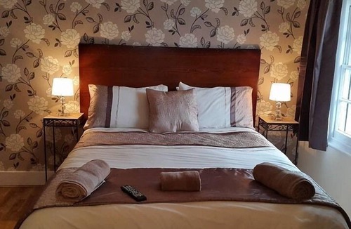 Ware Bed & Breakfast | The Rifle Volunteer