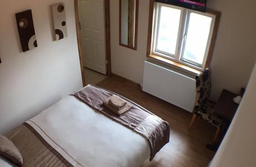 Ware Bed & Breakfast | The Rifle Volunteer