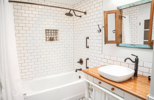 Cambria Hotel | The Rigdon House