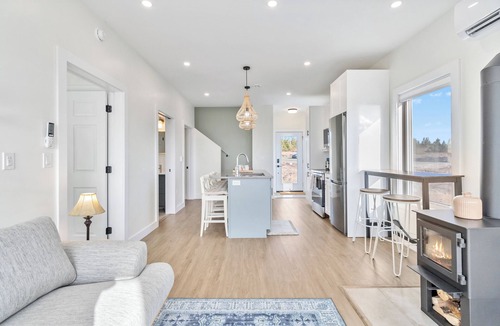 Western Head House | The Right at Surf Western Head - 3BR Home with Oceanfront Hot tub Views