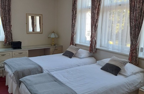 Rogerstone Hotel | The Rising Sun