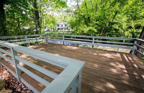Sperryville House | The River Cottage: 29 Main Street
