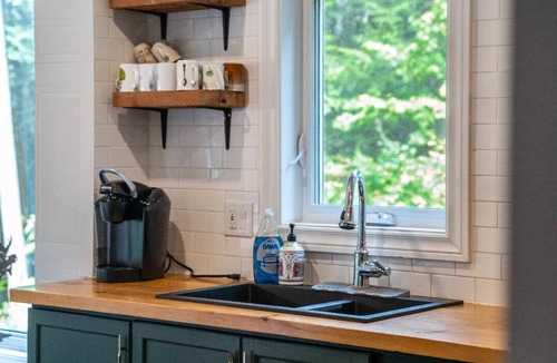 Norland Cottage | The River Cottage with Pool Table, Fireplace, Snowshoes, & Pet-Friendly