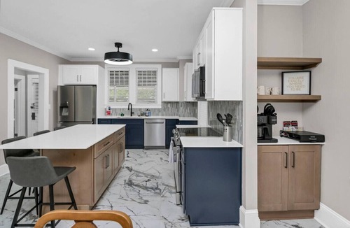 Earlewood House | The River House | 3BR Near Downtown