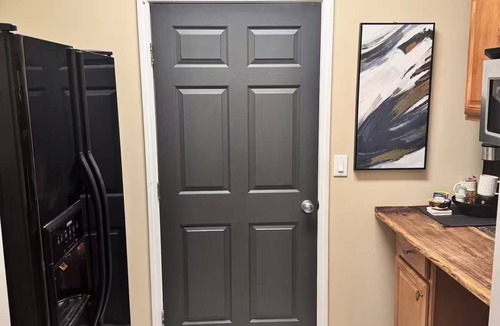 Monroe Apartment | The River House Apartment