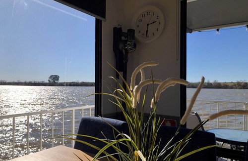 White Sands Boat Rental | The River House