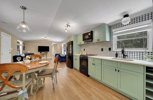 Liberty House | The River House - Sauna & Hot Tub