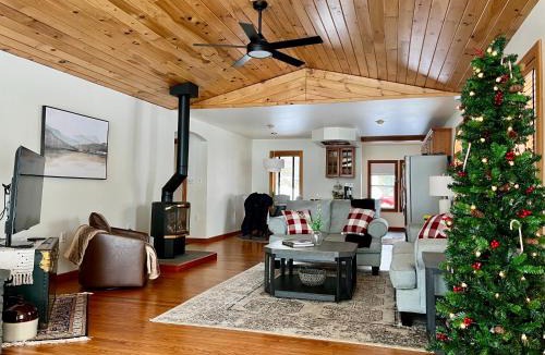 Baldwinsville House | The River Retreat