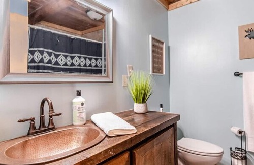 Superior Cabin | The River Runs Through It Ranch