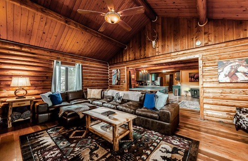 Superior Cabin | The River Runs Through It Ranch