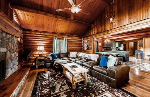 Superior House | The River Runs Through It Ranch