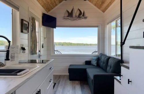 Bellevue Cabin | The River's Edge - Tiny Home 3