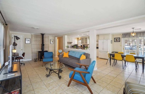 Martins Creek House | The Riverfront - King Suite*Fire Pit*River Access