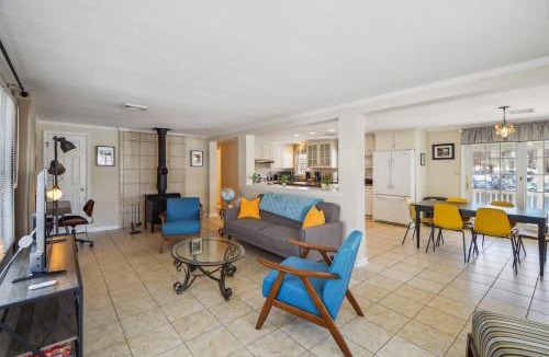 Martins Creek House | The Riverfront