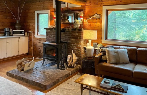 Iron River Cabin | The Riverhaus:Private, peaceful on Paint River
