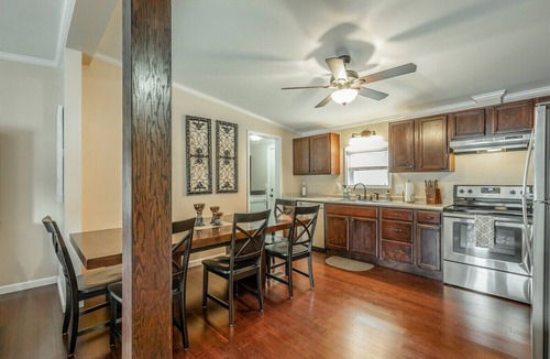 Chattanooga House | The Riverhouse | On The Water | Large Deck Space!