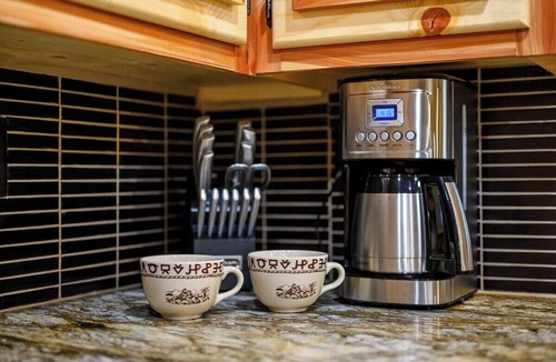 Golden Cabin | The Riverman House, Broken Bow