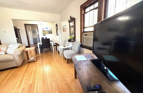 McGregor House | The Riverside Brickhouse- 6 Bedrooms, 2 Bathroom, Riverviews, Grill, AC/Wifi