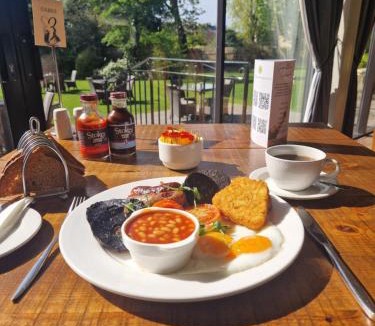 Mildenhall Hotel | The Riverside House Hotel