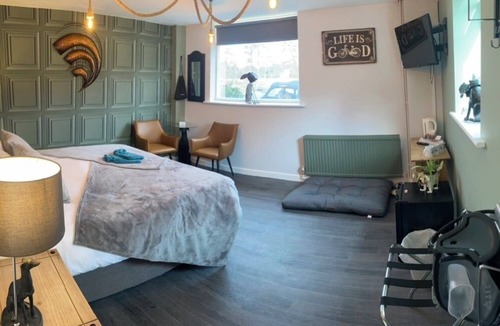 Saltford Hotel | The Riverside Inn