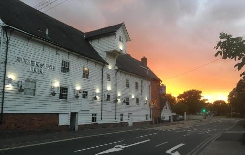 Chelmsford Hotel | The Riverside Inn