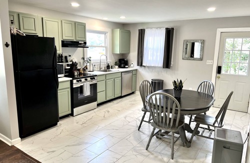 Day Cottage | The Riverside- Waterfront & Boat Dock Space