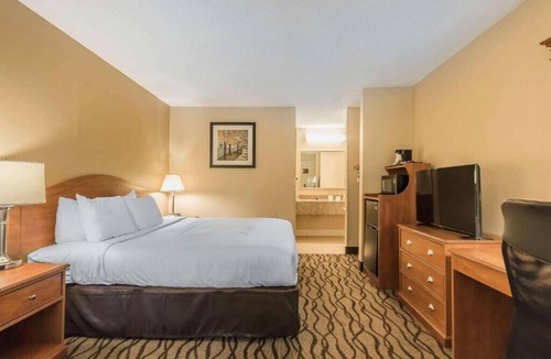 Charleston Hotel | The Riverstone Hotel Charleston-Sikeston