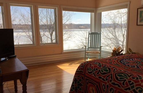 Ulster Park House | The Riverview between Kingston and New Paltz