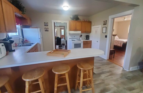 Independence House | The Riverview Cottage- New River